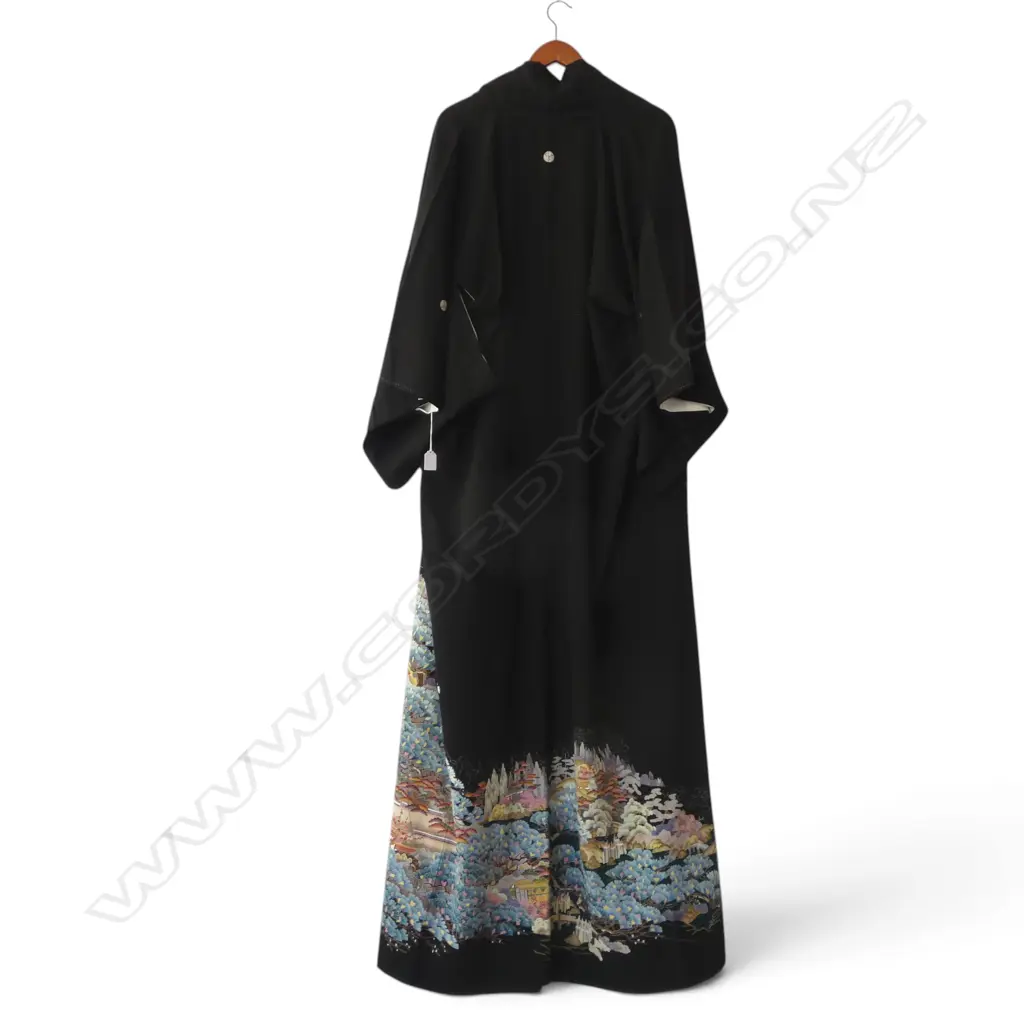 LG JAPANESE BLACK SILK KIMONO  Image 1++
