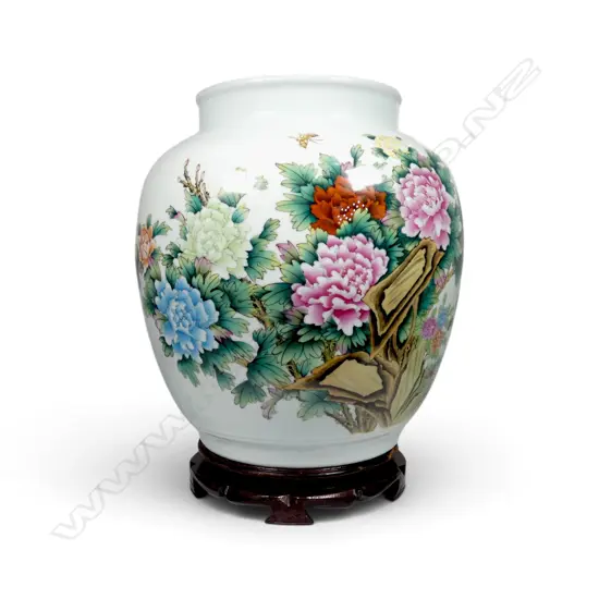 ORIENTAL VASE ON STAND H.455mm