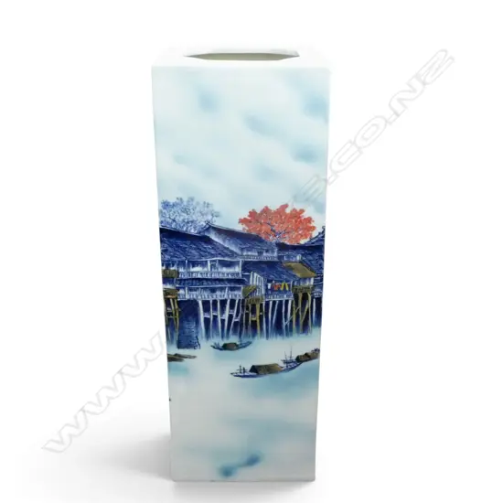 ORIENTAL FLOOR VASE 205x205x595mm + CERTIFICATE