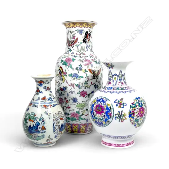 3 ORIENTAL VASES H.315mm smallest w. rim repair