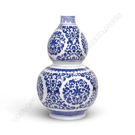 CHINESE B/W DOUBLE GOURD VASE H.275mm
