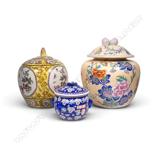 3 ORIENTAL LIDDED CONTAINERS H.300mm