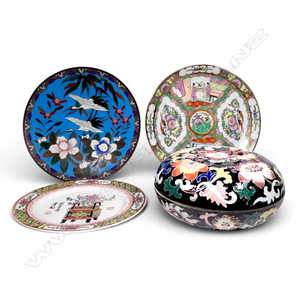 3 ORIENTAL PLATES 300mm dia + LIDDED CONTAINER Image 1++