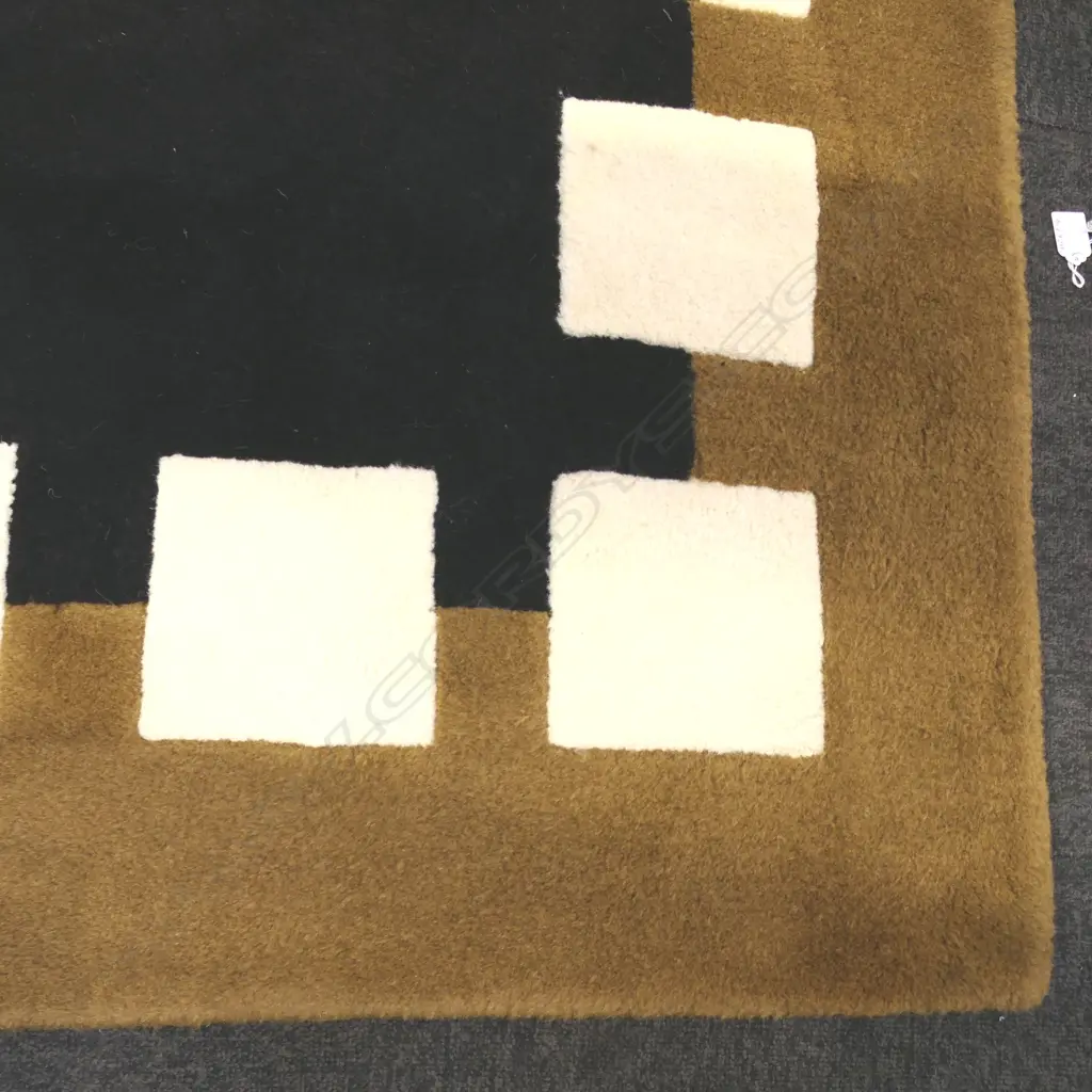 PURE WOOL HAND MADE BARRY SALOMON'S GOUGER RUG. 1100 X 1600MM Image 1++