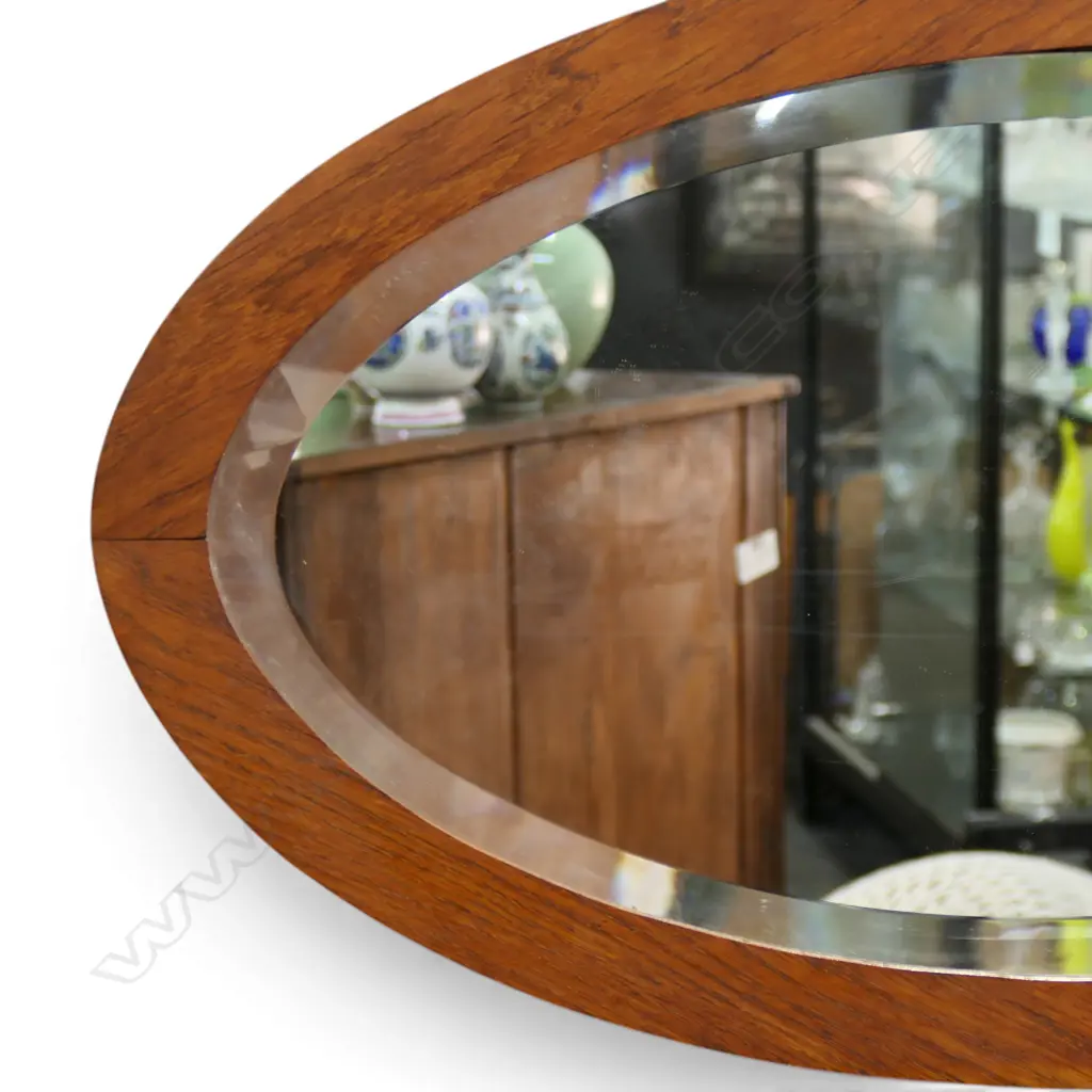 MID-CENTURY OAK OVAL BEVELLED GLASS MIRROR WITH CHAIN, 790 X 440MM Image 1++