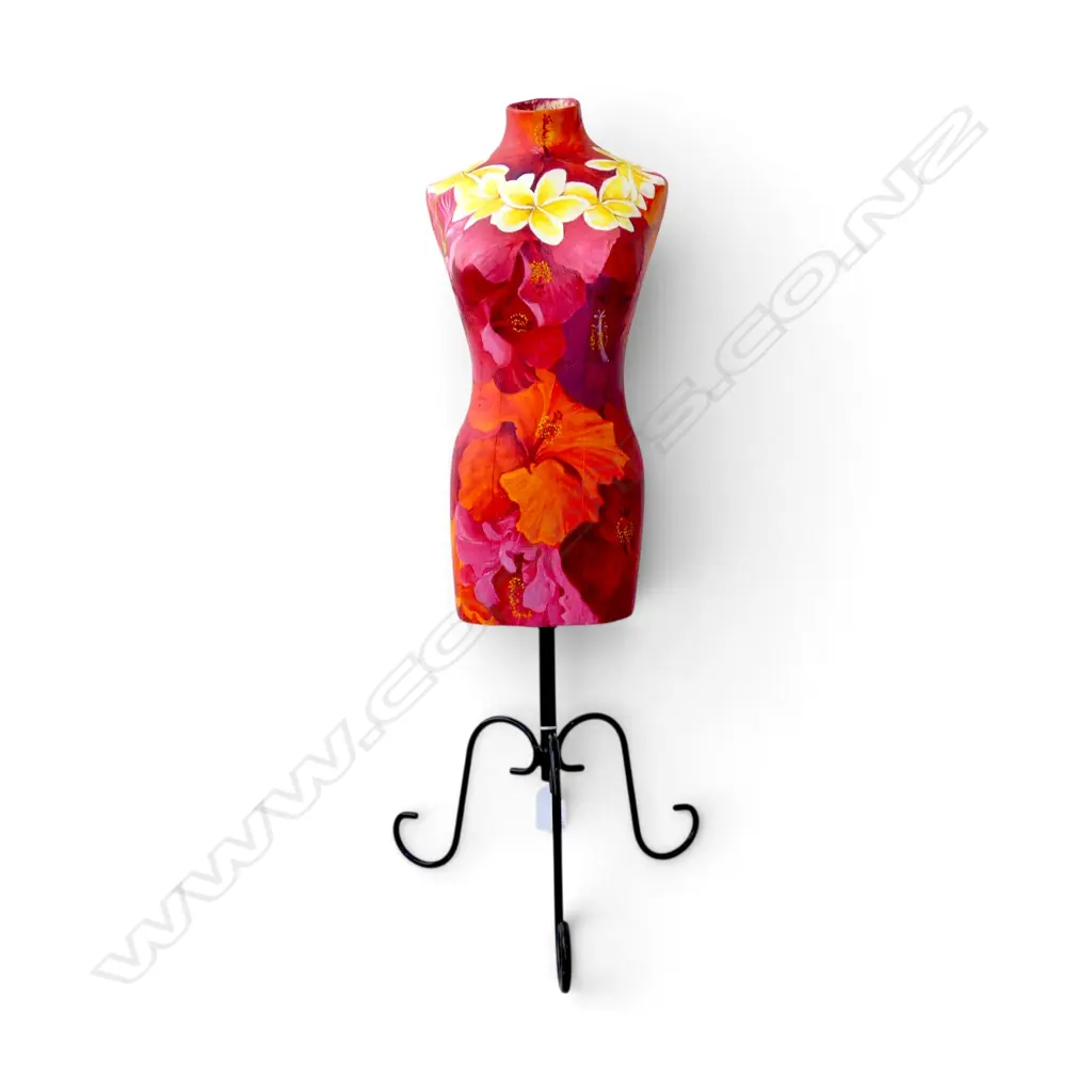 SYLVIA MARSTERS, MANNEQUIN PAINTED w. RED HIBISCUS, SIGNED & DATED 05  H.610mm Image 1++