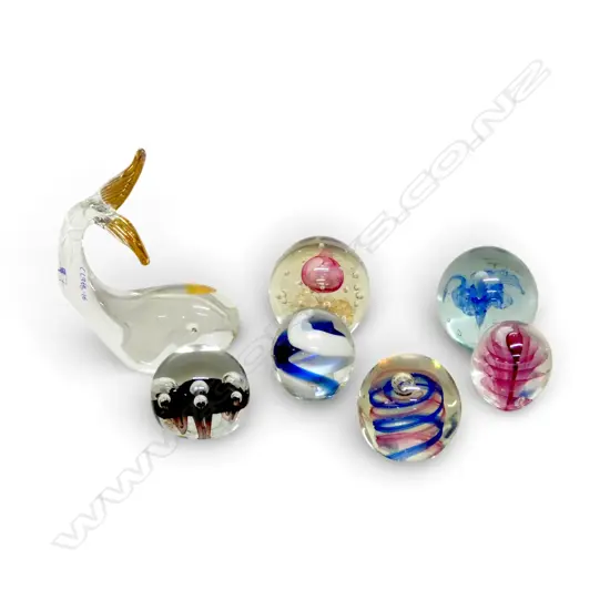 6 ART GLASS PAPERWEIGHTS Incl. WHALE H.160mm