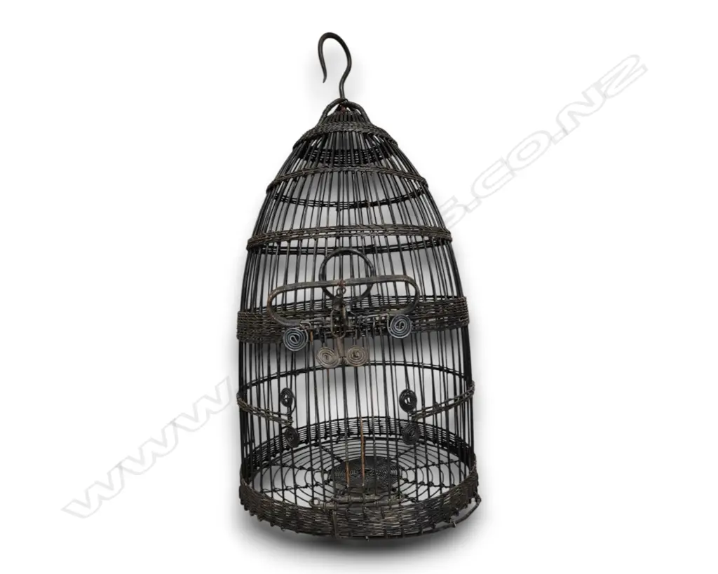 ROUND BEEHIVE SHAPED WIRE BIRD CAGE Image 1++