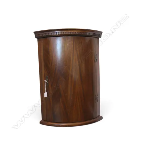 GEORGIAN STYLE MAHOGANY CORNER CABINET H.670mm