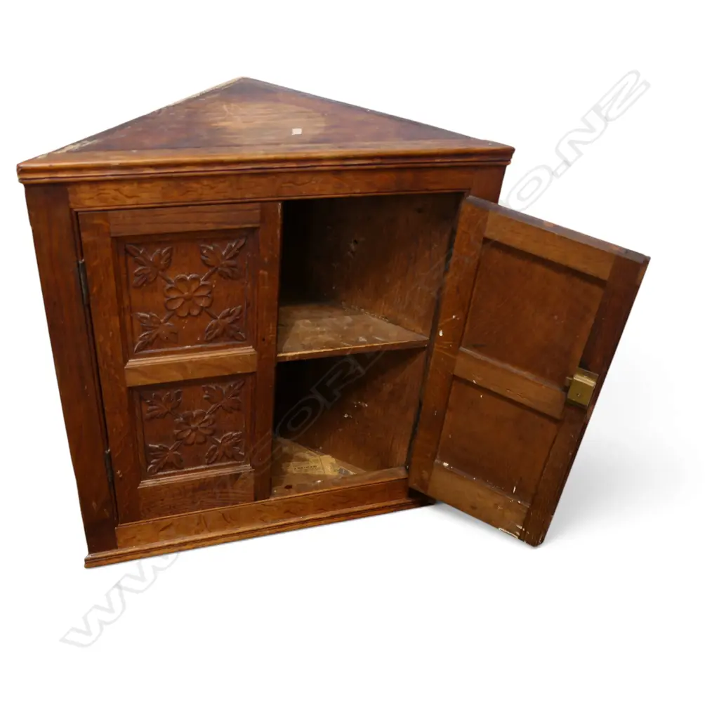 CARVED OAK CORNER CABINET H.565mm Image 1++