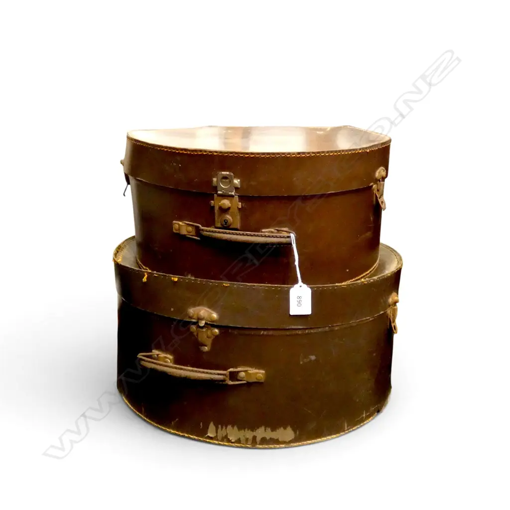 2 VINTAGE LEATHER HAT BOXES faults W.430mm Image 1++