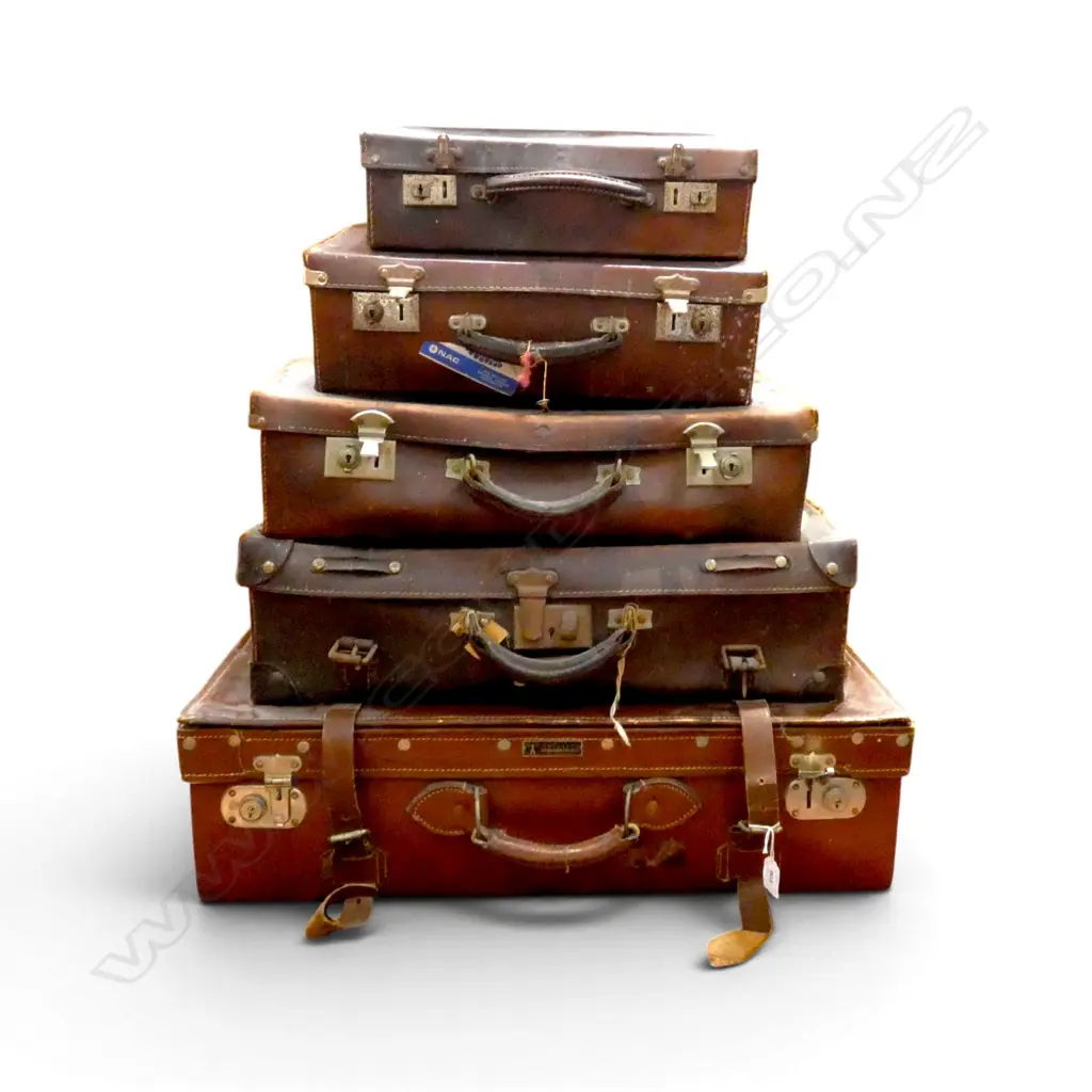 5 VINTAGE LEATHER SUITCASES W.700mm Image 1++