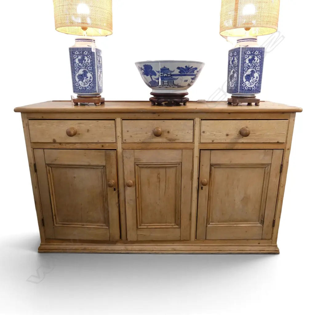 PINE SIDEBOARD 1530x440x900mm Image 1++