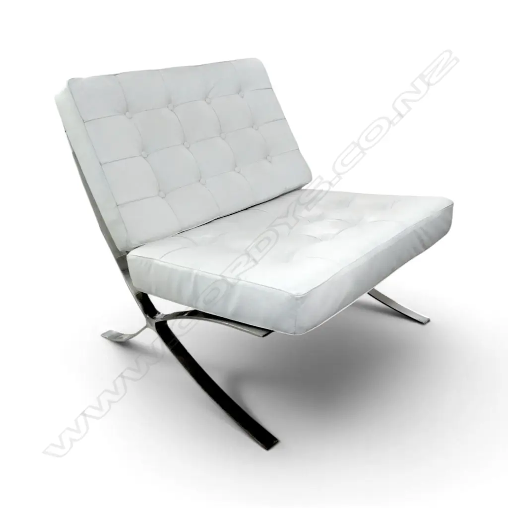 WHITE BARCELONA-STYLE CHAIR, W.740 D.900 H.800mm, squabs good but some perishing to straps that attach to frame Image 1++