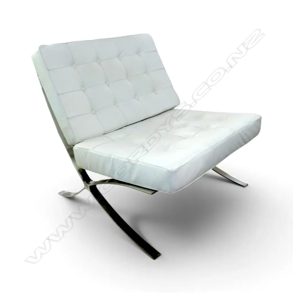 WHITE BARCELONA-STYLE CHAIR, W.740 D.900 H.800mm, squabs good but some perishing to straps that attach to frame Image 1++