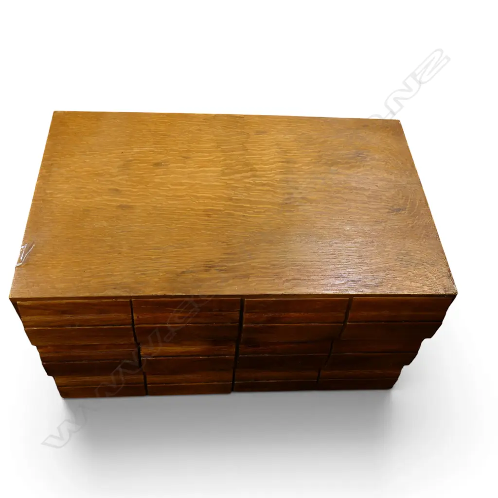 COLLECTORS CABINET 680x440x360mm Image 1++
