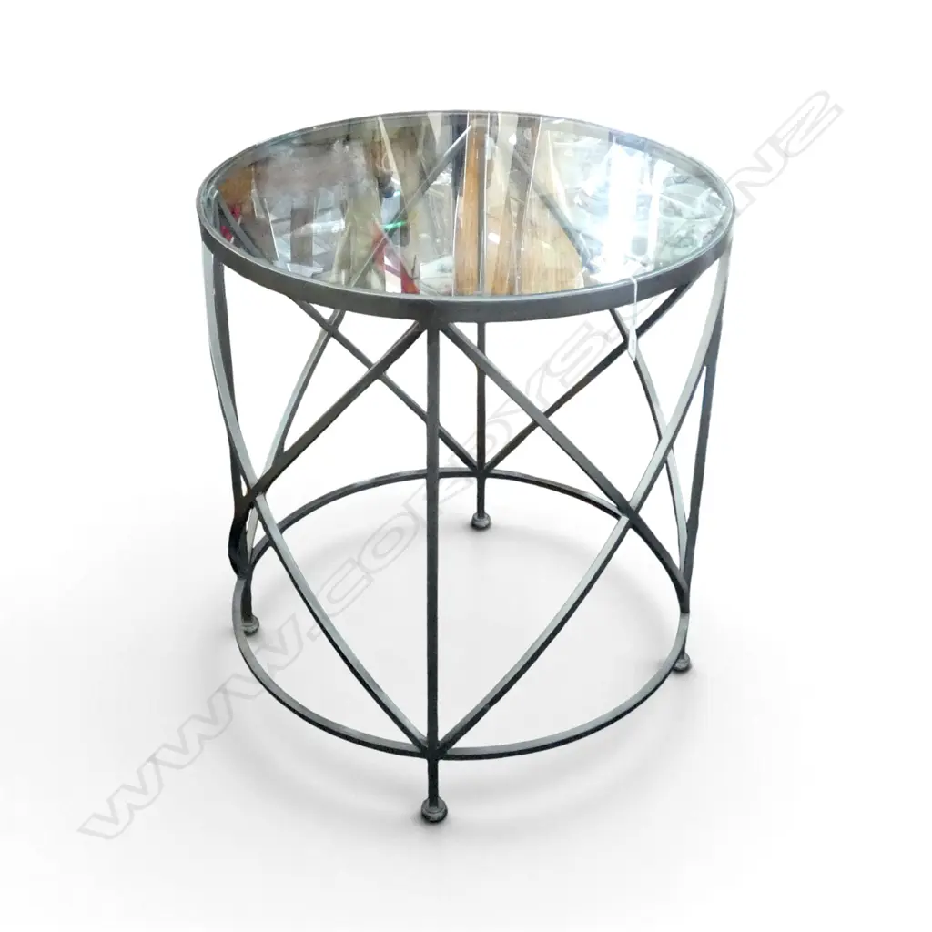 MODERN SIDE TABLE H.720mm, 650mm dia Image 1++