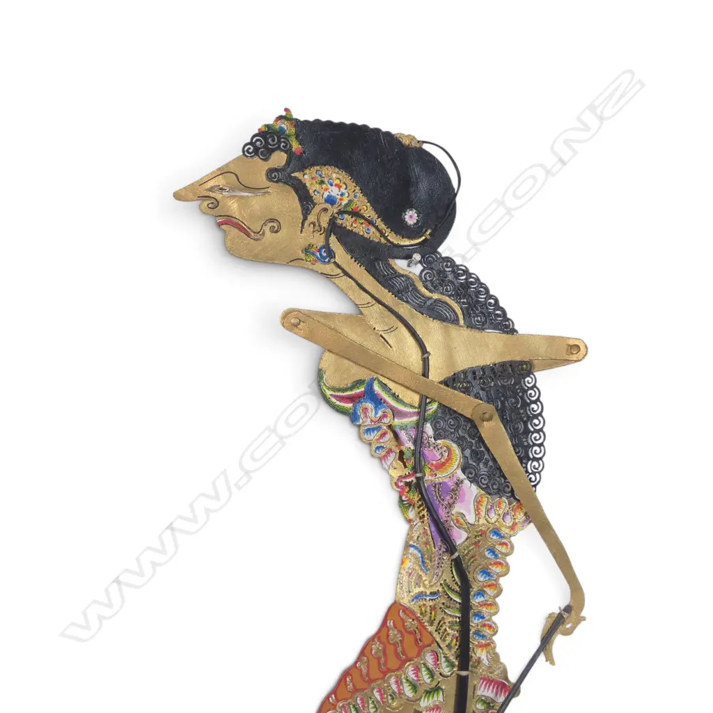 INDONESIAN WAYANG KULIT TRADITIONAL SHADOW PUPPET OF A PRINCE, HORN RODS & WATER BUFFALO HIDE,H.600MM Image 1++