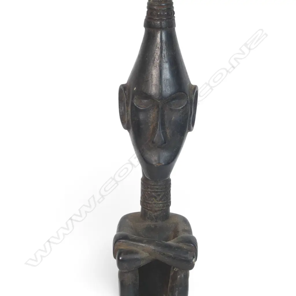 TANIMBAR ISLANDS (INDONESIA) BRONZED BRASS STATUE OF A SEATED RAJA ROYAL FIGURE, H.470MM Image 1++