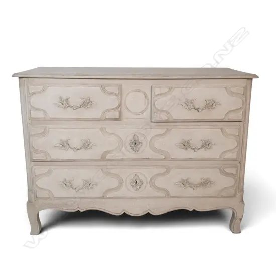 VINTAGE FRENCH CHALK PAINTED CHEST OF DRAWERS 1150x520x820mm