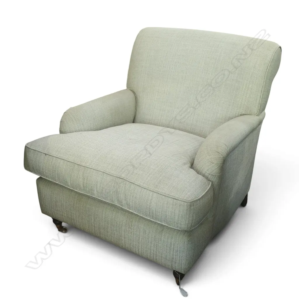 MODERN UPHOLSTERED ARMCHAIR w. castor legs H.860mm Image 1++