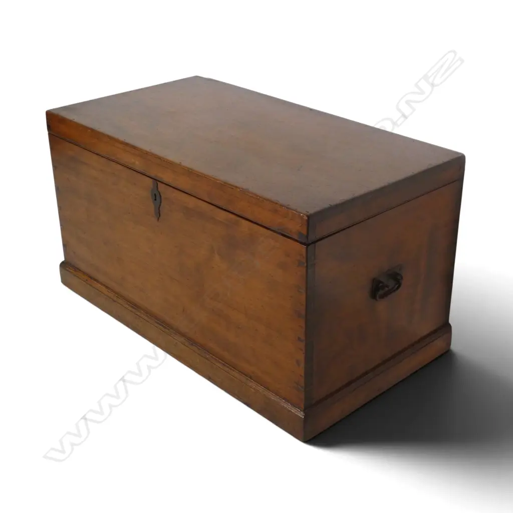 ANTIQUE MAHOGANY CHEST no key 950x500x495mm Image 1++