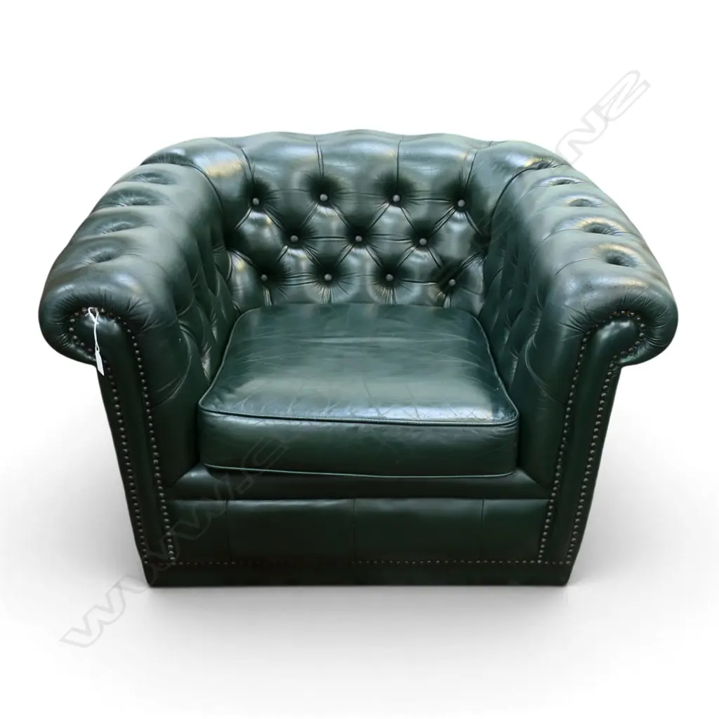 GREEN LEATHER CHESTERFIELD / BUTTON BACK ARMCHAIR ON CASTORS - SWISSCRAFT HAMILTON Image 1++