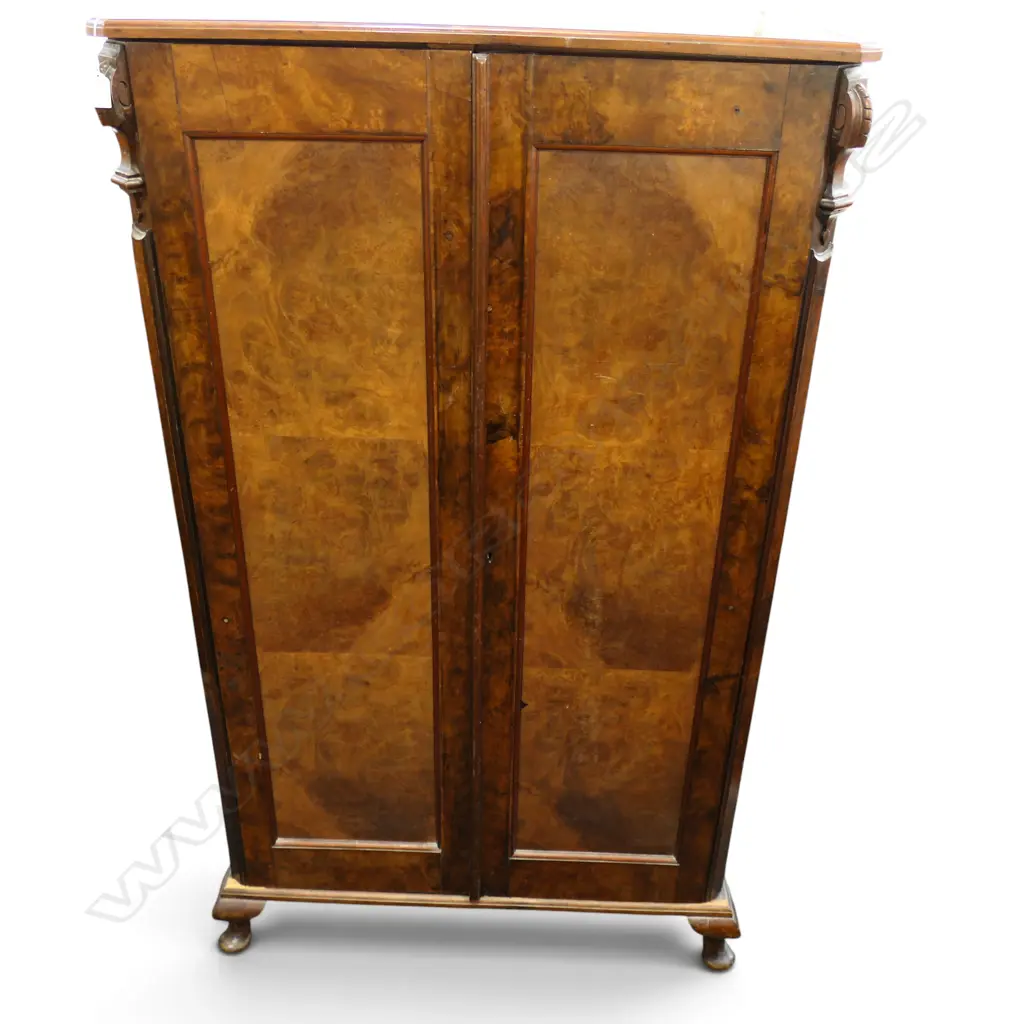 VICTORIAN SMALL PROPORTION LINEN PRESS WALNUT VENEER TO DOORS 865x540x1450mm FAULTS TO TOP Image 1++