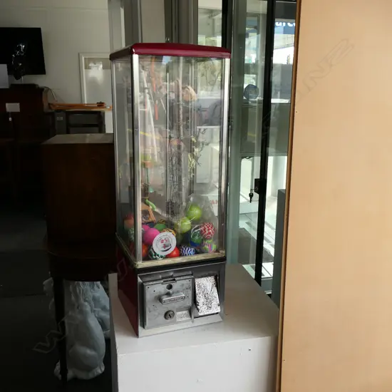 GUMBALL MACHINE. H.760MM
