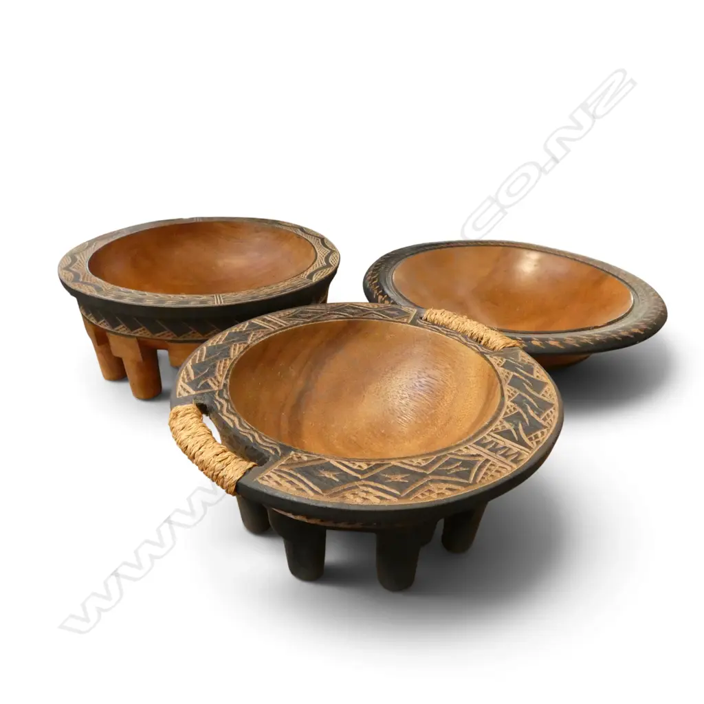 2 CARVED KAVA BOWLS + BOWL 'THE MOBILE PRICKLE FARM TASMANIA No.1/126' Dia.260mm Image 1++