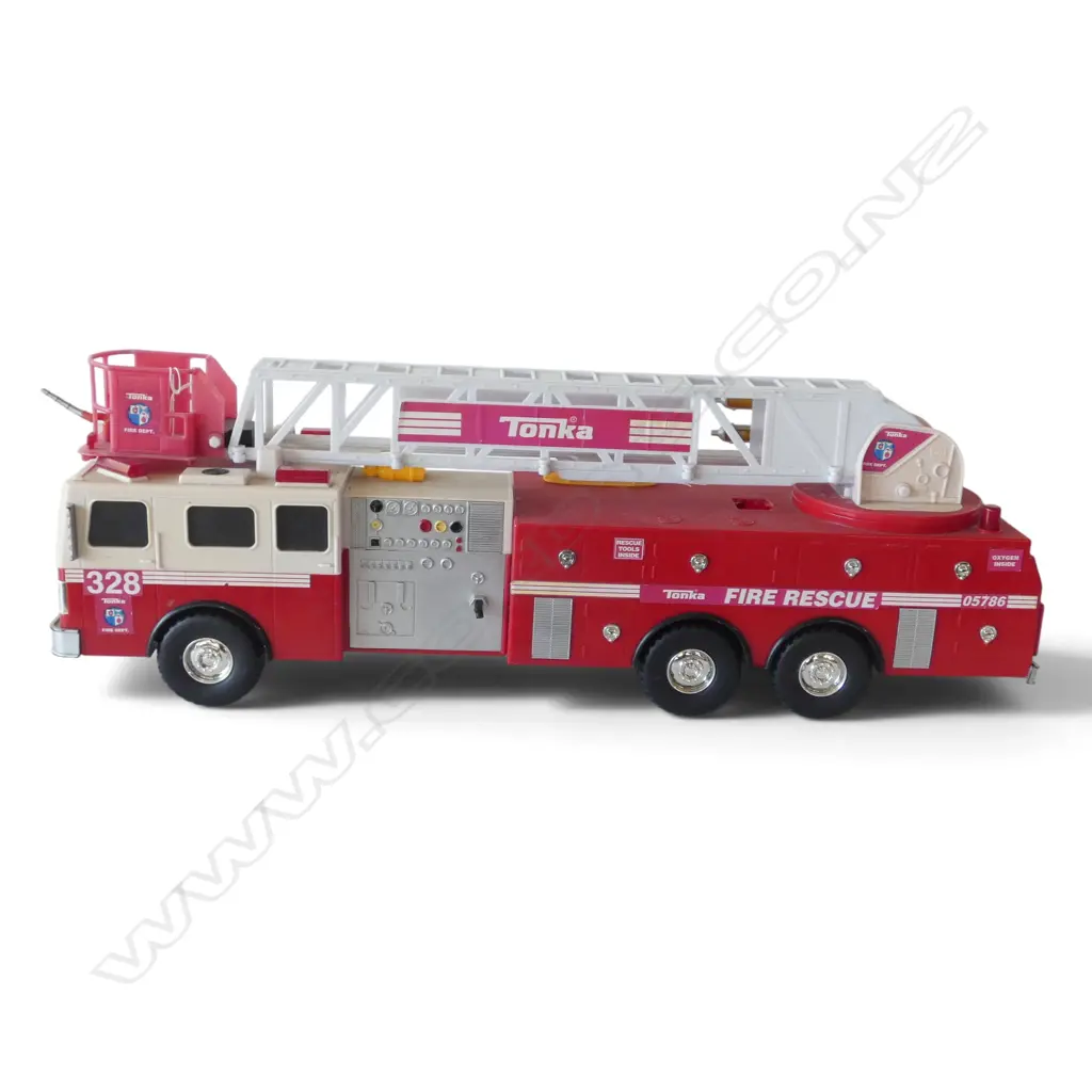 TONKA FIRE ENGINE - 760MM (L) Image 1++