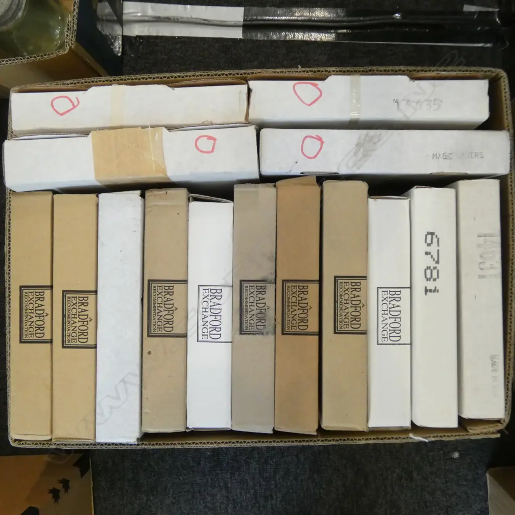 15 ASST COLLECTORS PLATES Image 1++