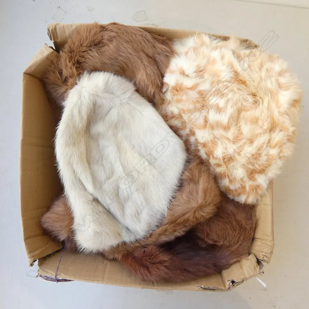 9 VINTAGE FUR HATS Image 1++