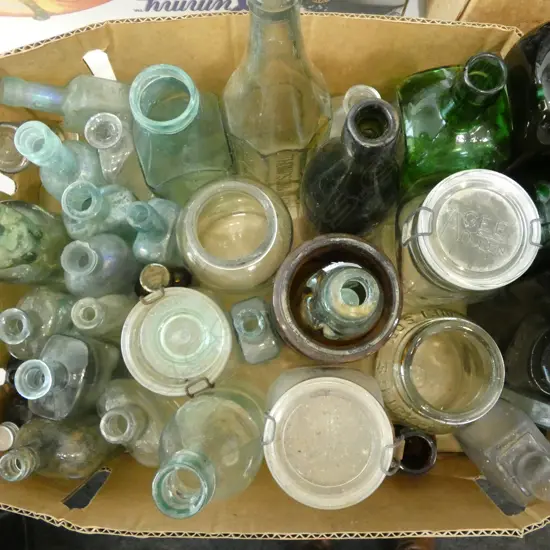 LRG COLLECTION ANTIQUE/VINTAGE GLASS BOTTLES