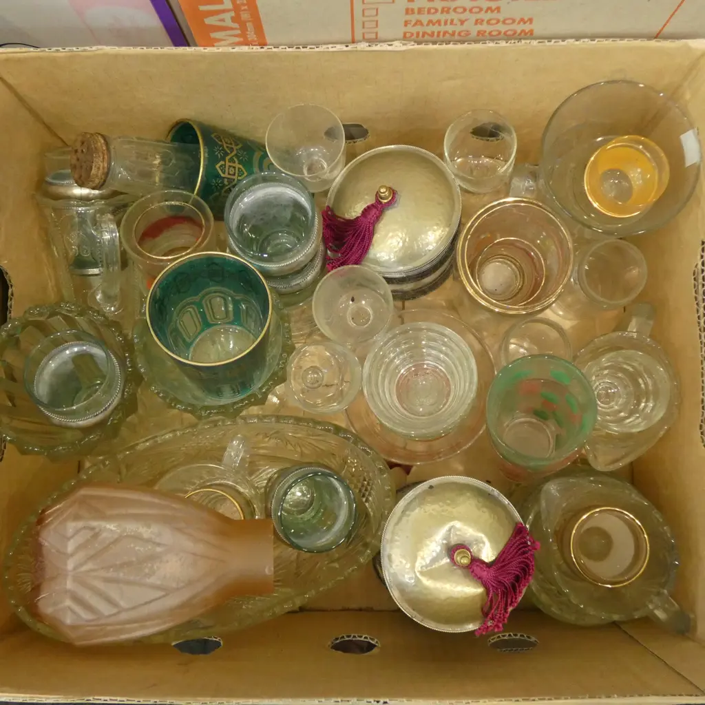 VINTAGE GLASSWARE Image 1++