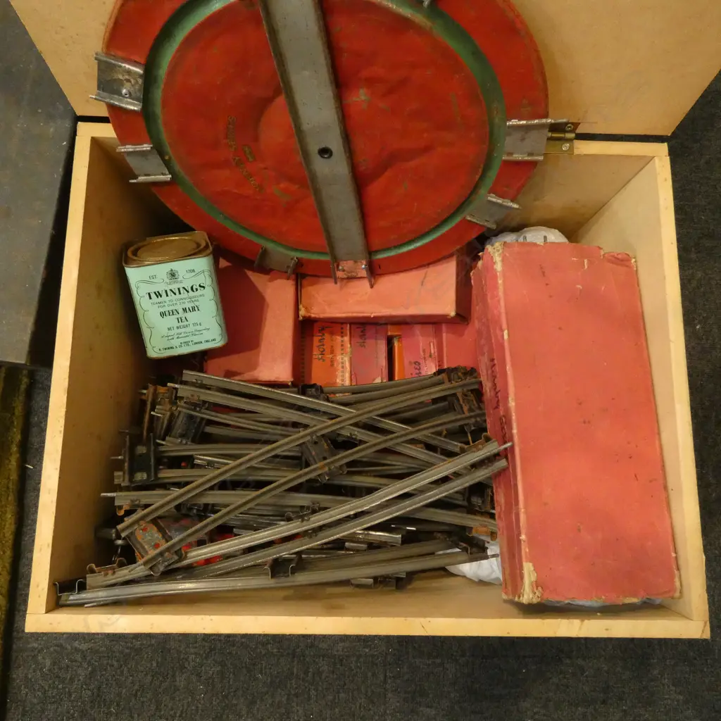 VINTAGE HORNBY TRAIN SET, BOXED Image 1++