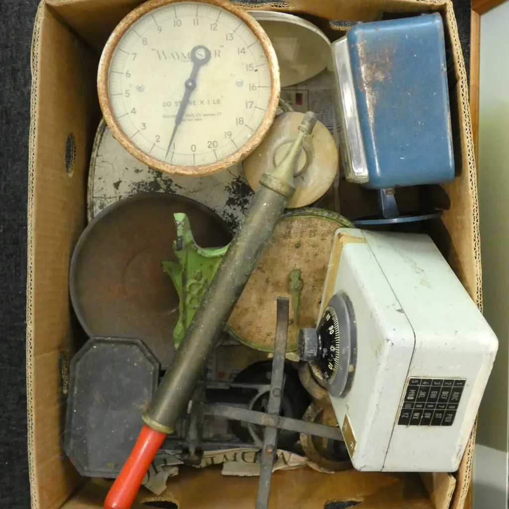 VINTAGE SCALES Image 1++