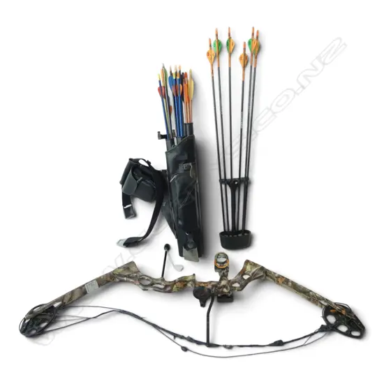 COMPOUND BOW W. ARROWS ETC