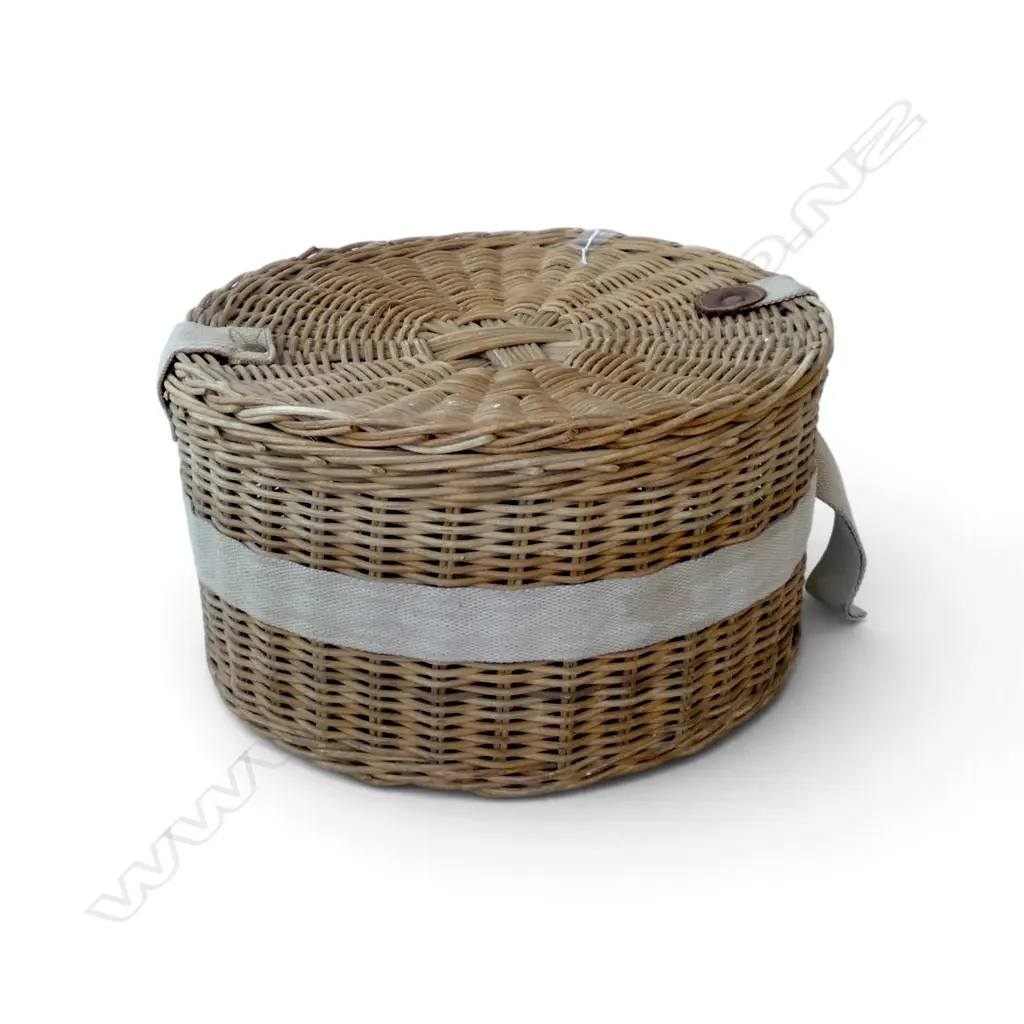 VINTAGE WOVEN WICKER HAT BOX, Dia.355mm, H.200mm Image 1++