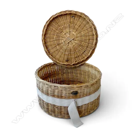 VINTAGE WOVEN WICKER HAT BOX, Dia.355mm, H.200mm