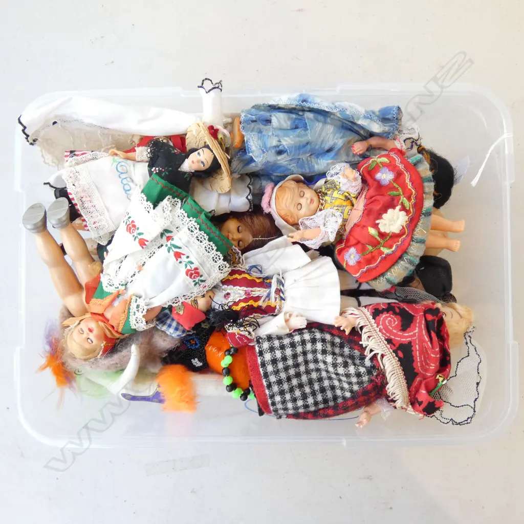 ASST. VINTAGE DOLLS & WORLD DOLLS, some in pieces Image 1++