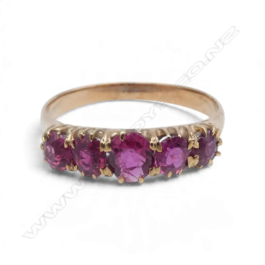 10CT  5x RED STONES IN OLD BRIDGE STYLE RING, 2.5gms SIZE P Image 1++