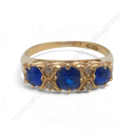 18ct GOLD SYN BLUE STONE & DIAMOND BRIDGE STYLE RING 3.4gms SIZE L