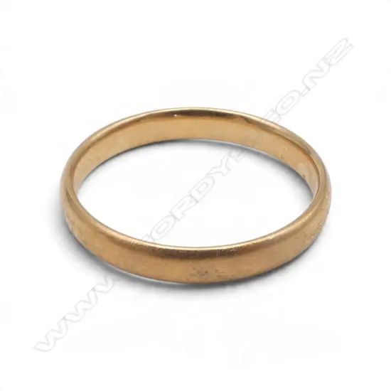 18ct GOLD BAND RING 2.35gms