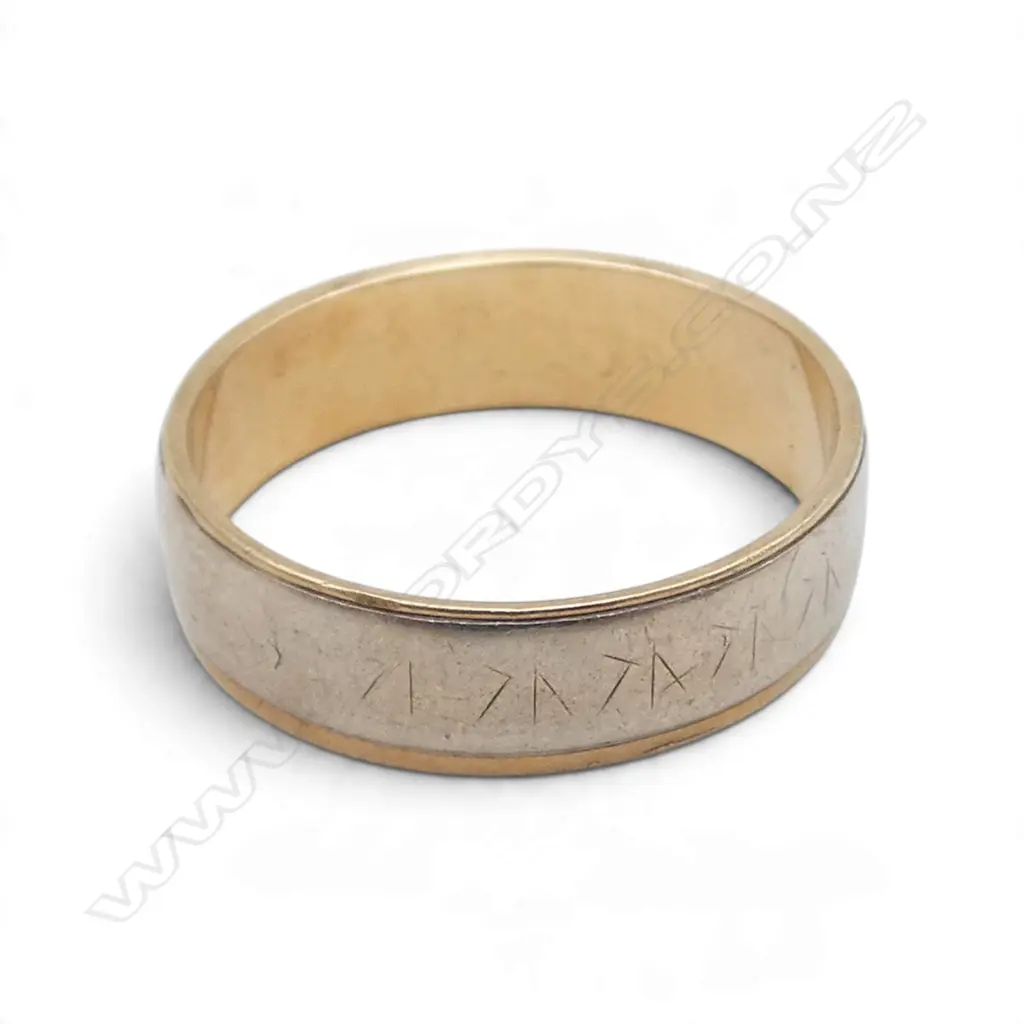 16ct GOLD BAND RING, lightly engraved, unmarked, testing 16ct gold, 3.06gms Image 1++
