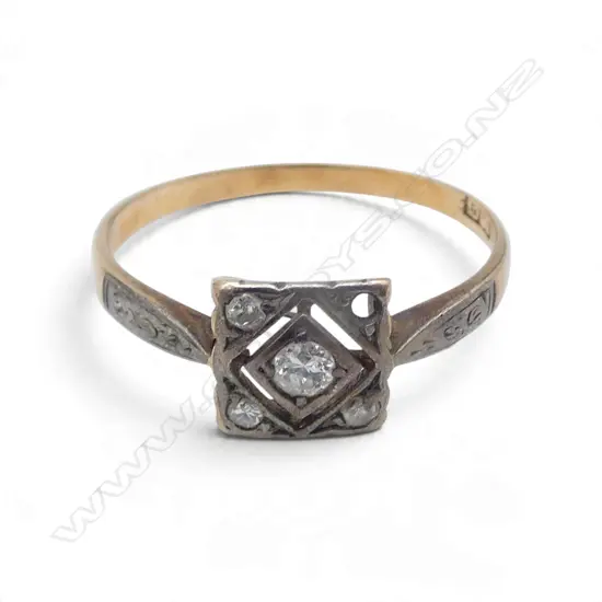 16ct GOLD & DIAMOND ART DECO SQUARE RING, one diamond absent,1.69gms SIZE N