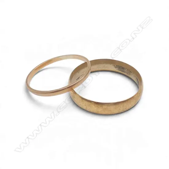 TWO 18CT GOLD WEDDERS (WORN) 3.77gms