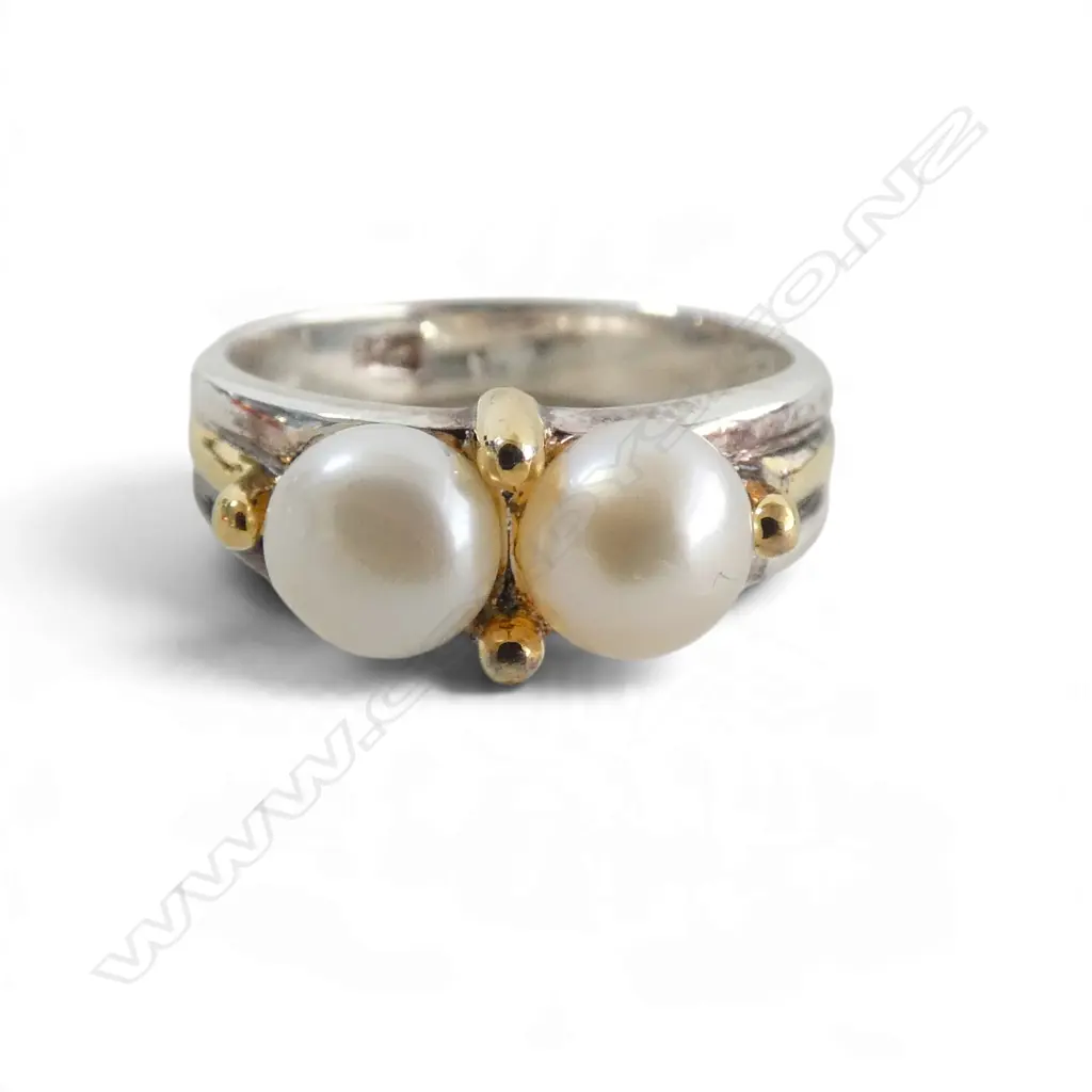 SILVER & GILT PEARL RING SZ L1/2 Image 1++