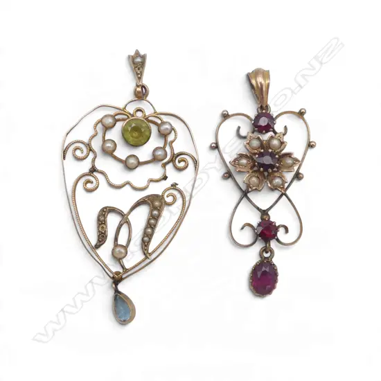 2 VICTORIAN PENDANTS, 4.58gm, larger shoulder dented
