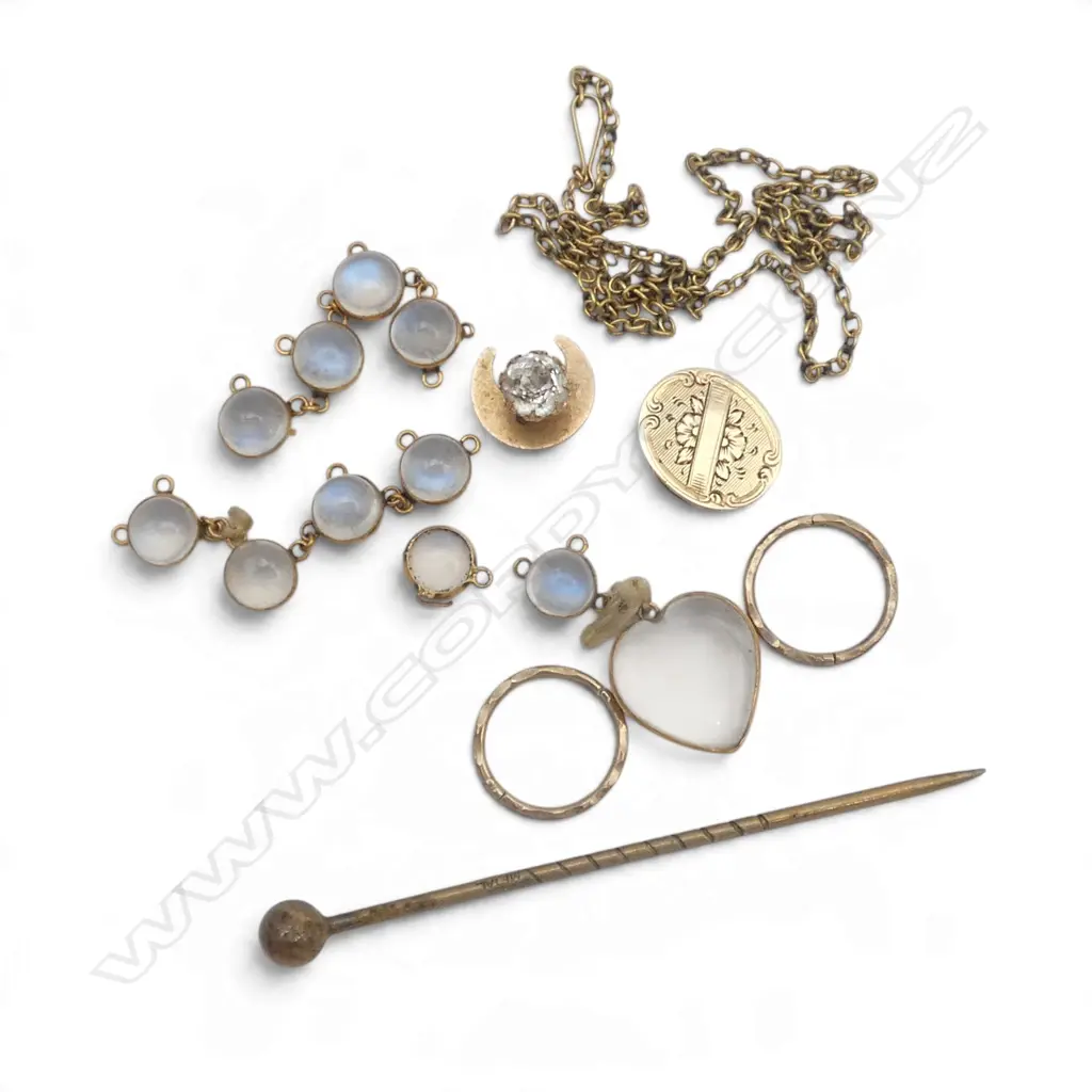 ASST 9ct GOLD; BROKEN MOONSTONE NECKLACE, 2 SHIRT STUDS & PR SML HOOP EARRINGS, 7.75gm total weight Image 1++